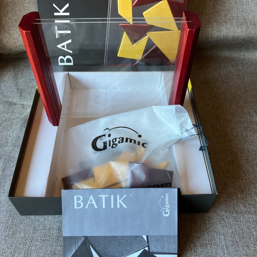 Batik 1997 Gigamic Board Game Strategy Wooden Shape Fitting Vintage Complete - Picture 4 of 7
